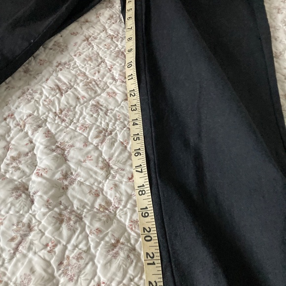 JM Collection Capris with Rhinestones at calf Size M - Picture 8 of 10